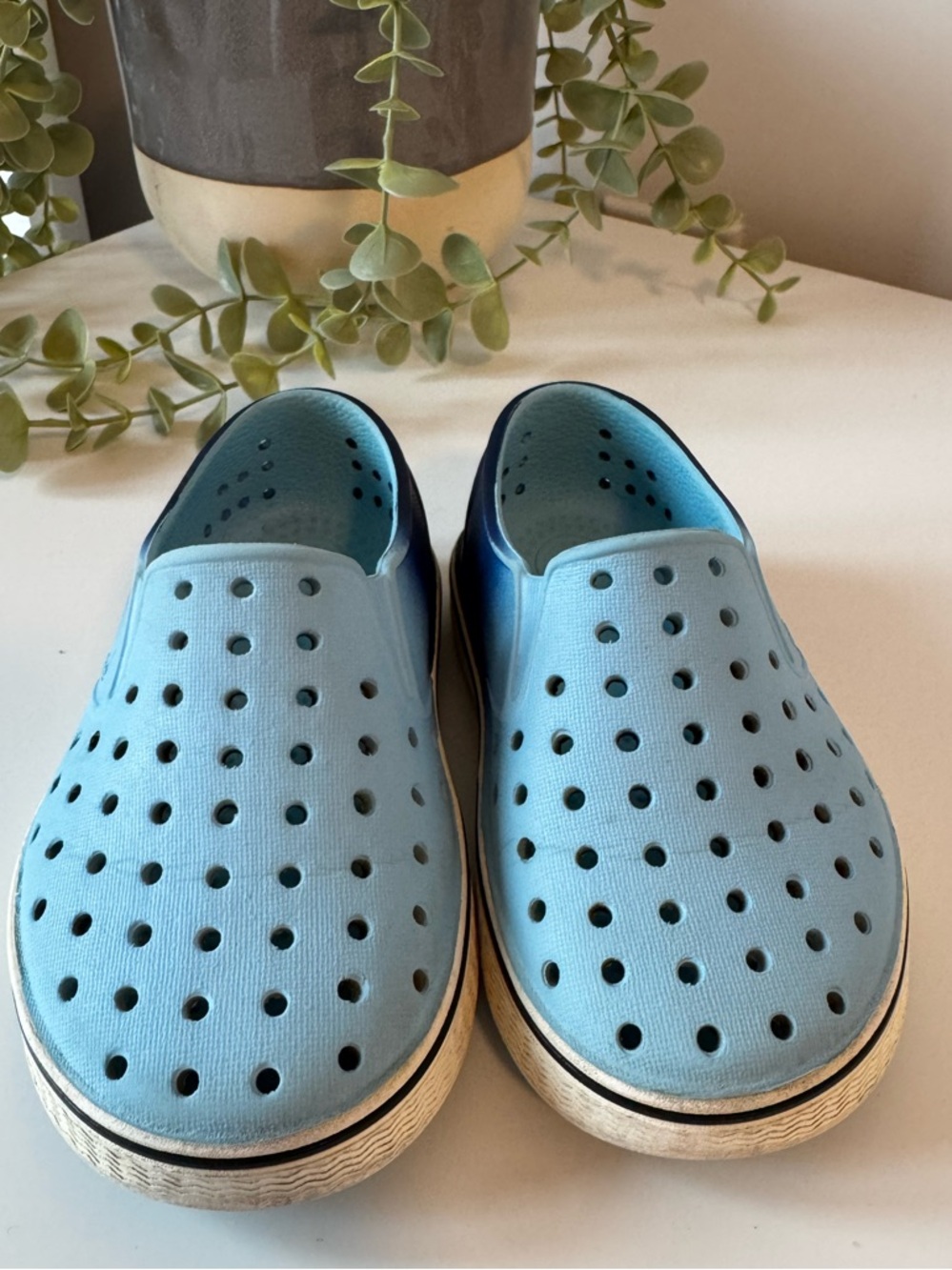 Native kids slip-on shoes blue clog style size C8 lightweight casual
